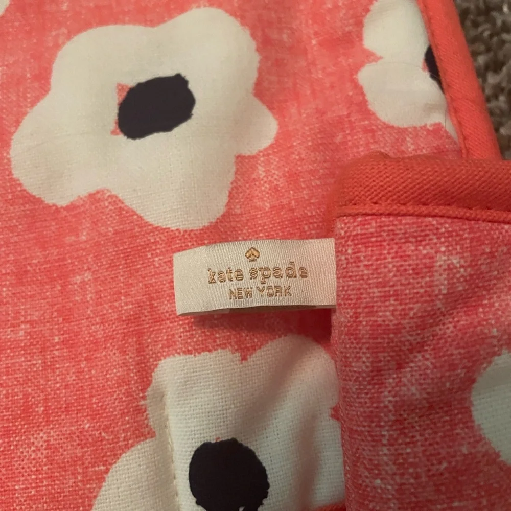 KATE SPADE NEW YORK Faye Floral Coral 3-Piece Kitchen Towel Oven Mitt Pot Holder